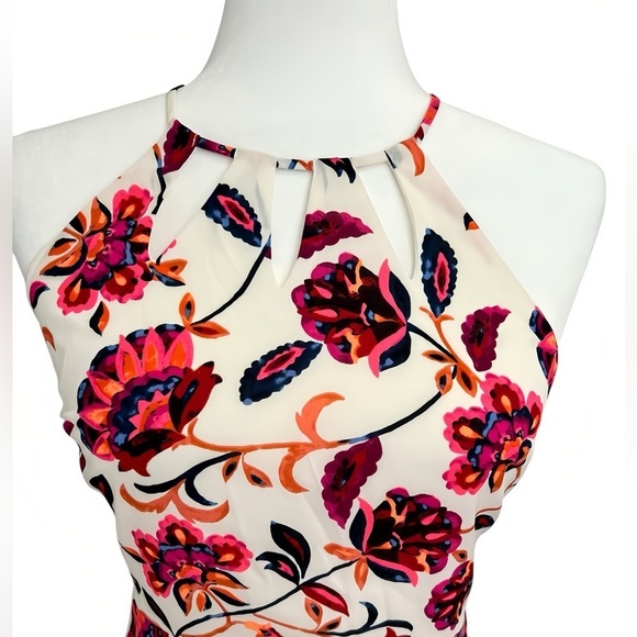 Express Fit-and-Flare A-Line Floral Halter Dress – Size 2
Soft & Silky - Picture 2 of 10
